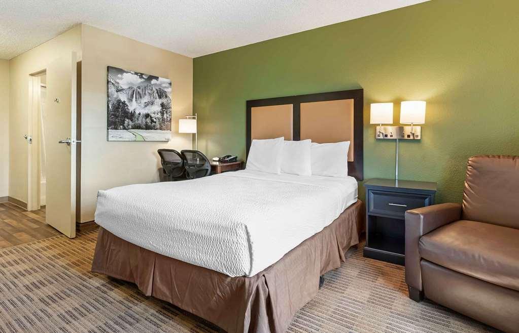 Extended Stay America Suites - Richmond - Hilltop Mall Room photo